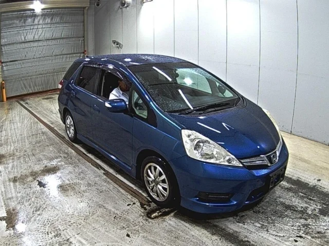 Honda FIT SHUTTLE — фото 1