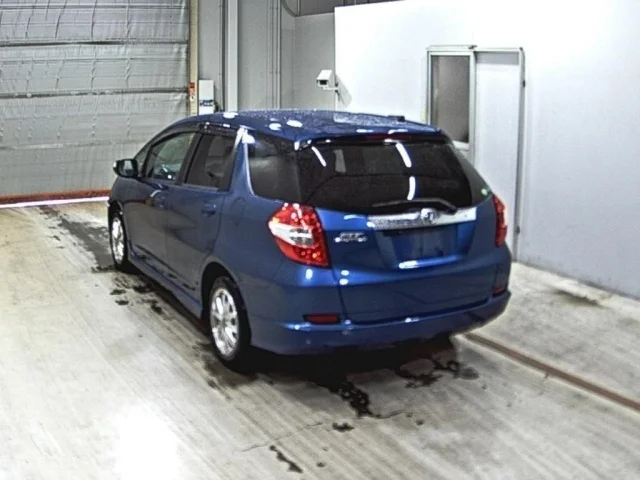 Honda FIT SHUTTLE — фото 2