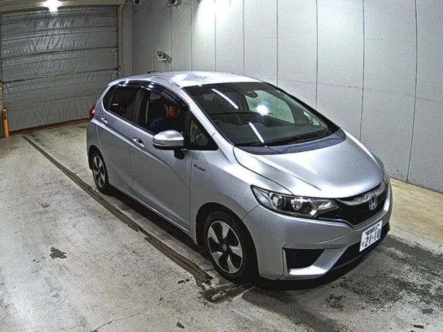 Honda FIT — фото 1
