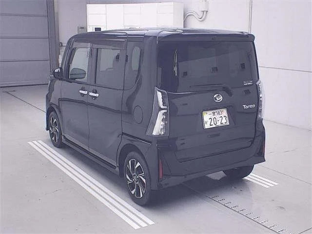 Daihatsu TANTO — фото 2