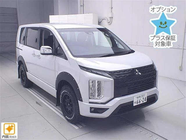 Mitsubishi DELICA D5 — фото 1