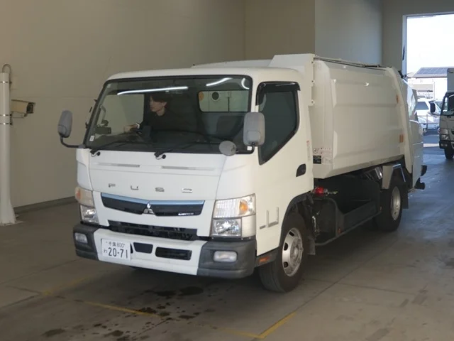 Mitsubishi CANTER — фото 1