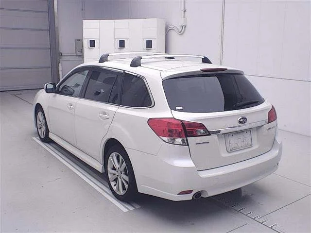 Subaru LEGACY — фото 2