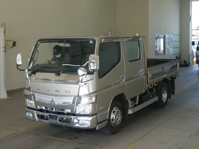 Mitsubishi CANTER — фото 1