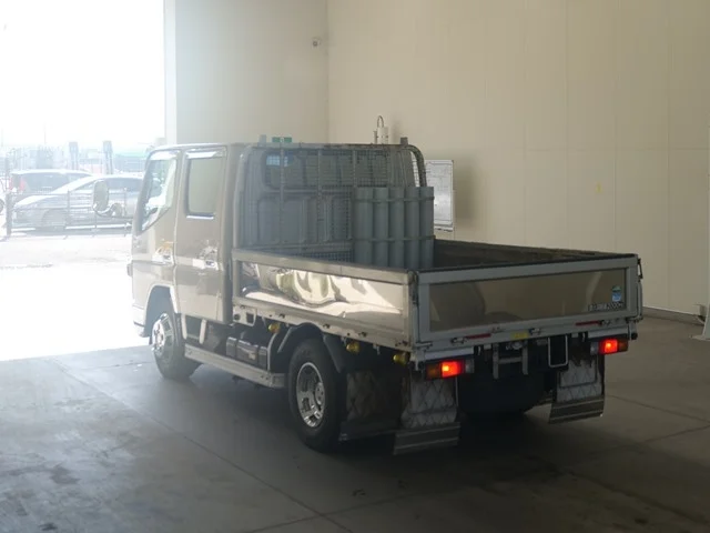 Mitsubishi CANTER — фото 2