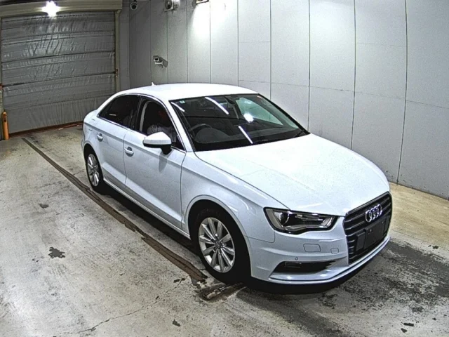 Audi A3 — фото 1