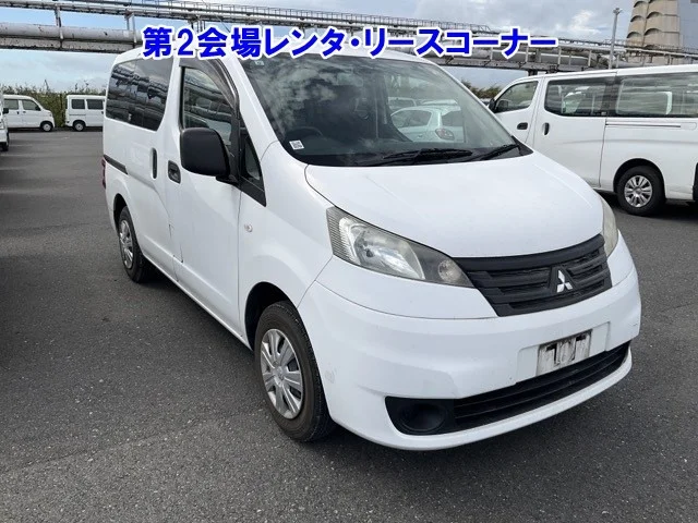 Mitsubishi DELICA WAGON — фото 1