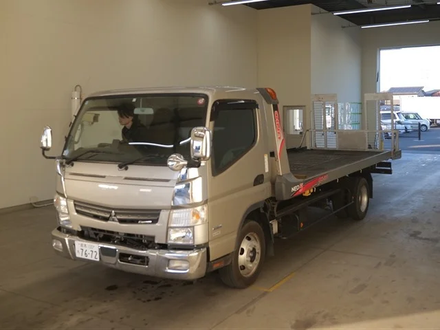 Mitsubishi CANTER — фото 1