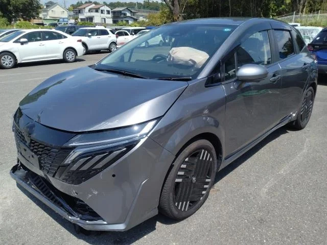 Nissan AURA
