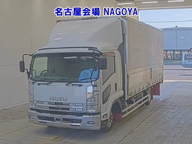 Isuzu TRUCK — фото 1