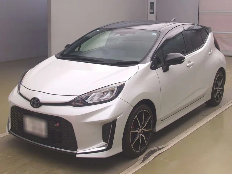 Toyota AQUA — фото 1