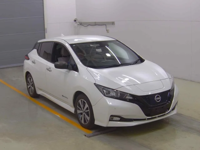 Nissan LEAF — фото 1