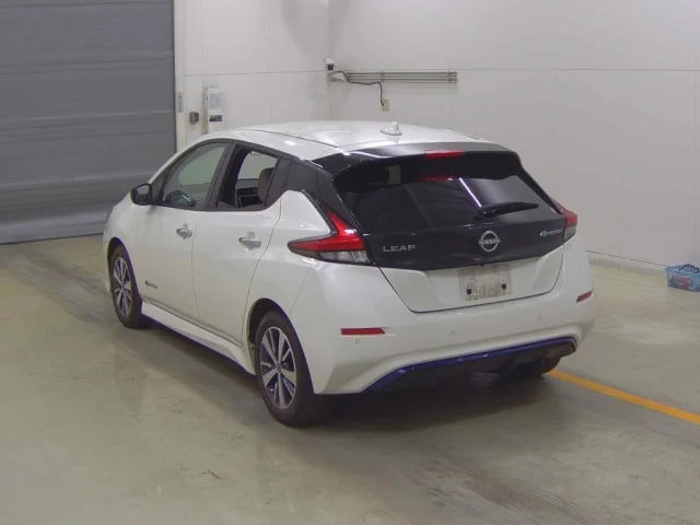 Nissan LEAF — фото 2