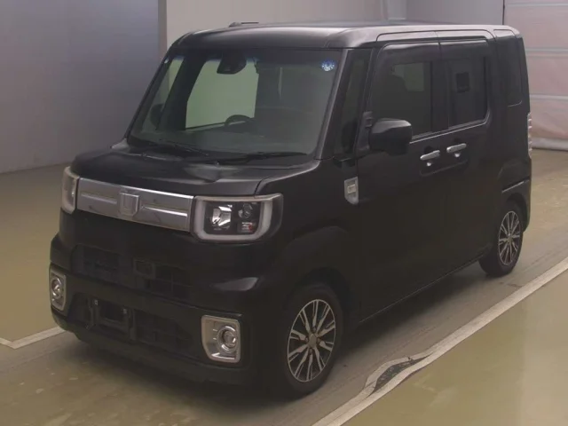 Daihatsu WAKE — фото 1