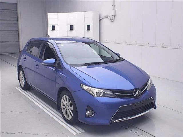 Toyota AURIS — фото 1