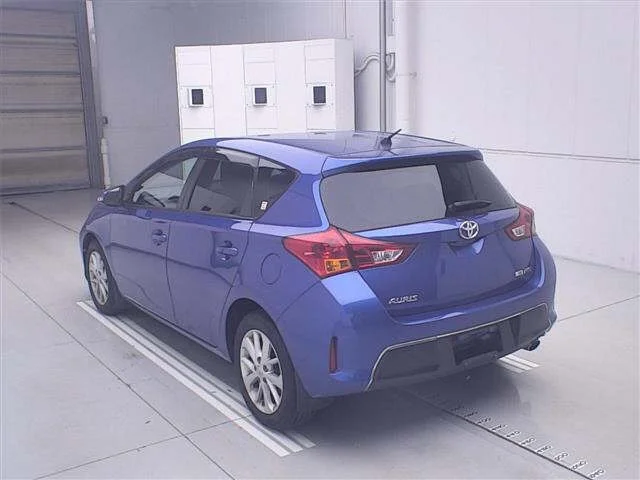Toyota AURIS — фото 2