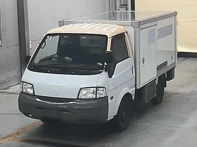 Mazda BONGO — фото 1