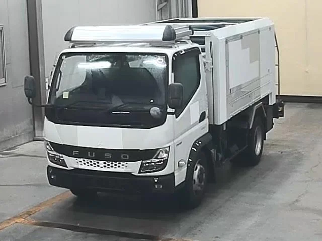 Mitsubishi CANTER — фото 1