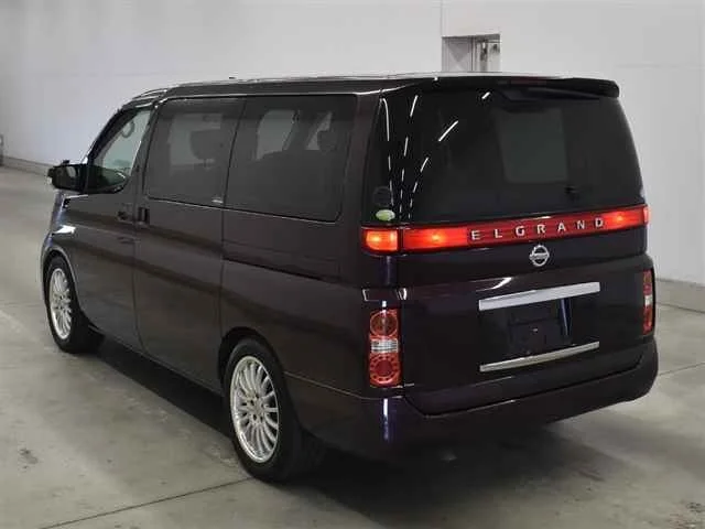 Nissan ELGRAND — фото 2
