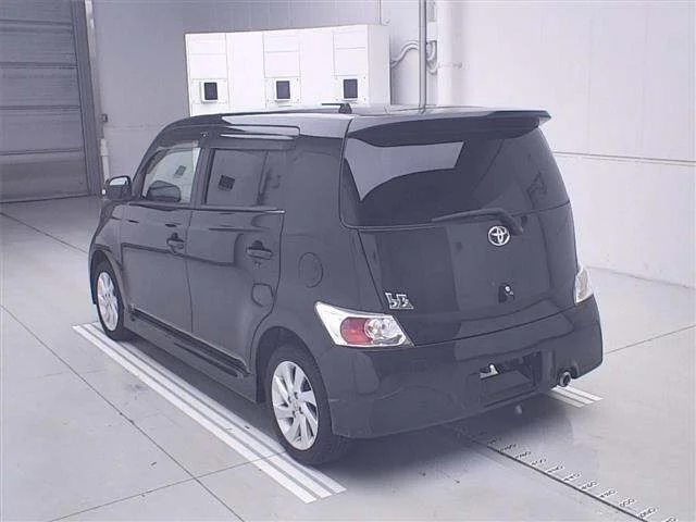 Toyota BB — фото 2