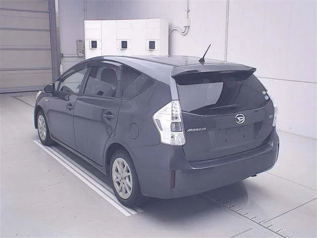 Daihatsu MEBIUS — фото 2