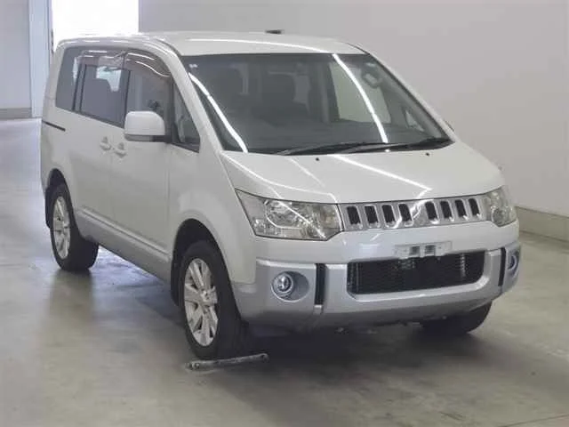 Mitsubishi DELICA — фото 1