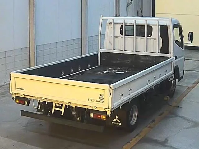 Mitsubishi CANTER — фото 2