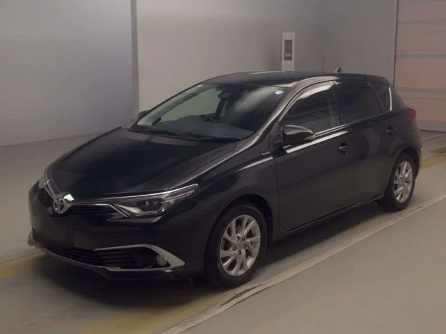 Toyota AURIS — фото 1