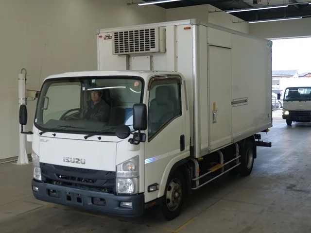 Isuzu ELF — фото 1
