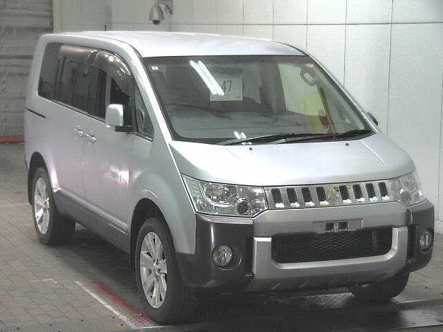 Mitsubishi DELICA D5