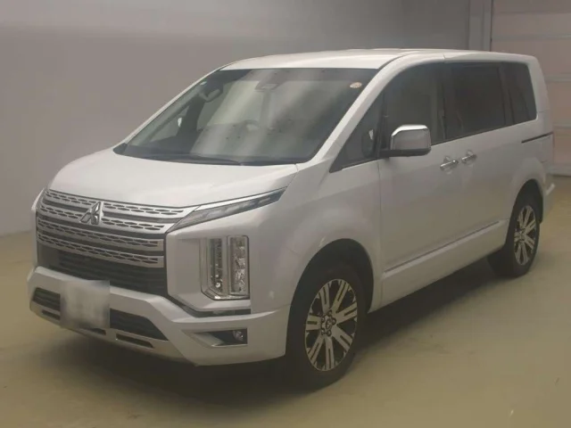 Mitsubishi DELICA D5 — фото 1