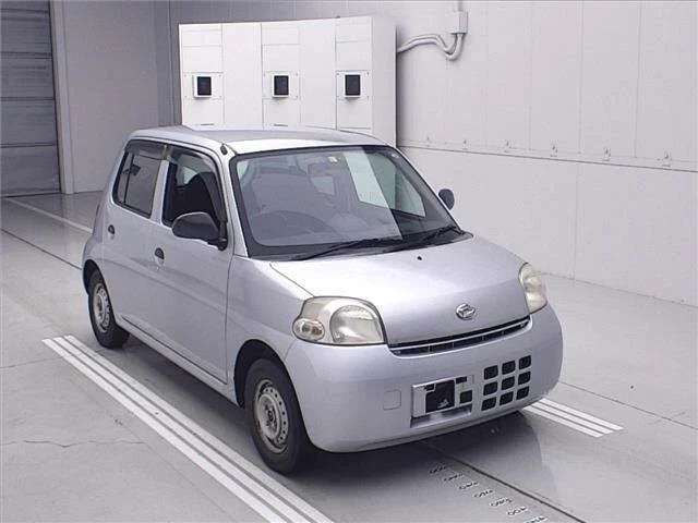 Daihatsu ESSE