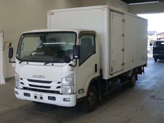 Isuzu ELF — фото 1