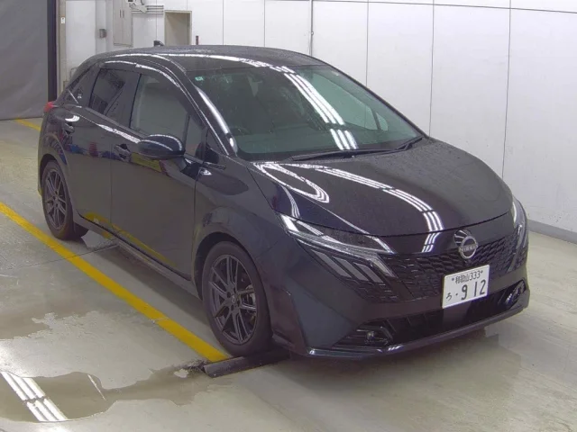 Nissan AURA