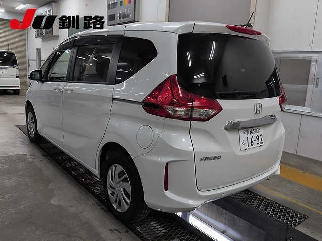 Honda FREED — фото 2