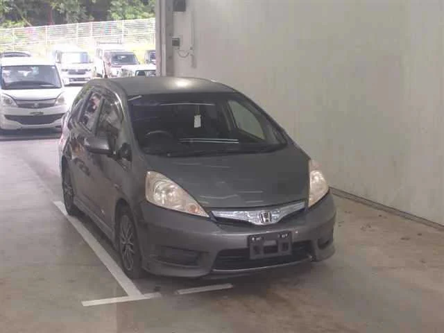 Honda FIT SHUTTLE — фото 1