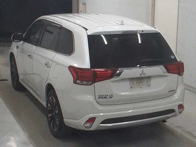 Mitsubishi OUTLANDER — фото 2
