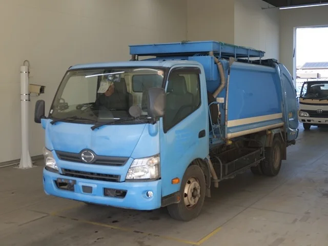 HINO DUTRO — фото 1