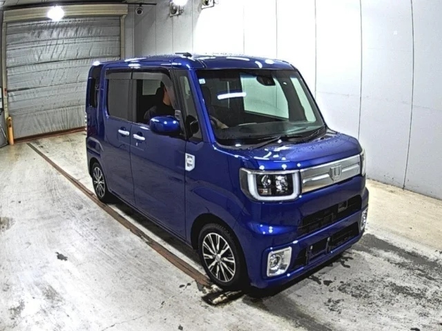 Daihatsu WAKE — фото 1