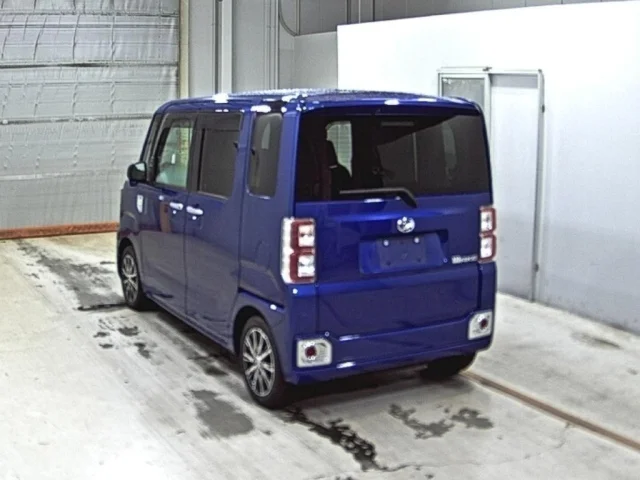 Daihatsu WAKE — фото 2