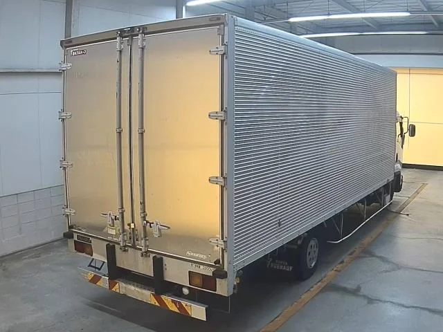 Isuzu FORWARD — фото 2