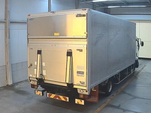 Isuzu FORWARD — фото 2