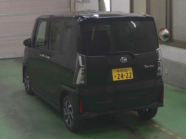 Daihatsu TANTO — фото 2