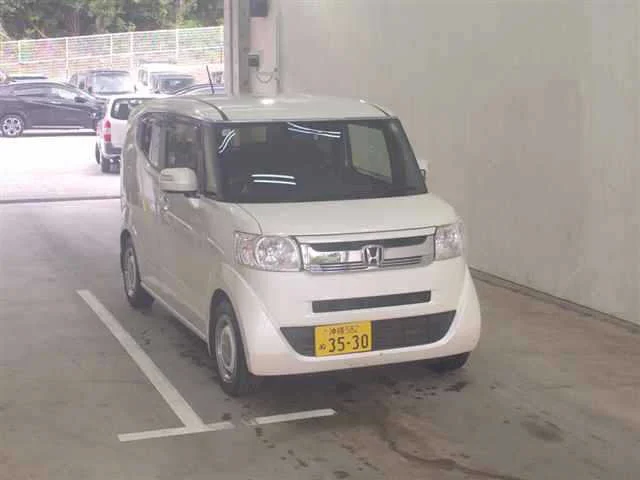 Honda N BOX SLASH