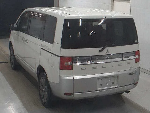 Mitsubishi DELICA — фото 2