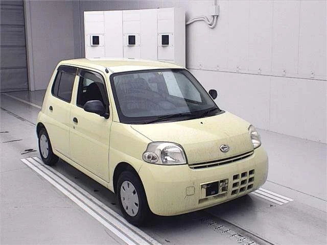 Daihatsu ESSE