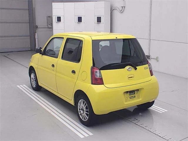 Daihatsu ESSE — фото 2