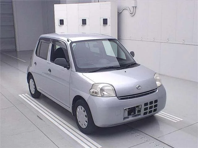 Daihatsu ESSE — фото 1