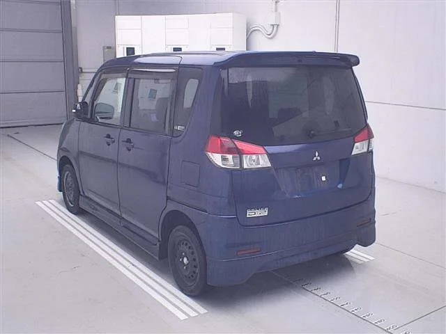 Mitsubishi DELICA D2 — фото 2