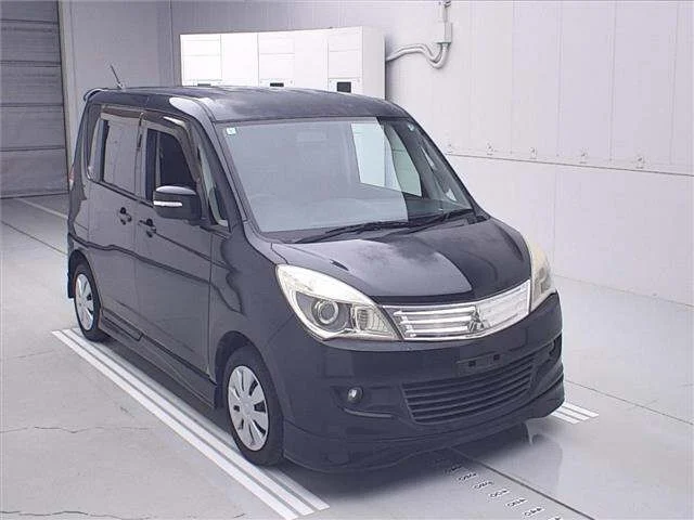 Mitsubishi DELICA D2 — фото 1